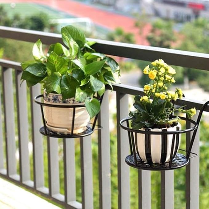 1 PCS Iron Art Hanging Baskets Flower Pot Holder, Holder Plant Holder Over The Rail Metal Fence Planters for Patio Balcony Porch or Fence (1pcs Black)